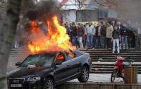 Schwere Unruhen sind am Freitag in der albanischen Hauptstadt ausgebrochen. Anhänger der Opposition forderten den Rücktritt der Regierung, sie werfen ihr Korruption und Wahlfälschung vor. Die Proteste wurden schnell gewalttätig.