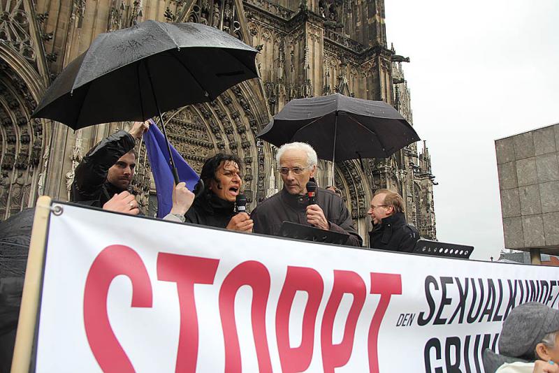 Auseinandersetzung bei Demo der „besorgten Eltern“ 3