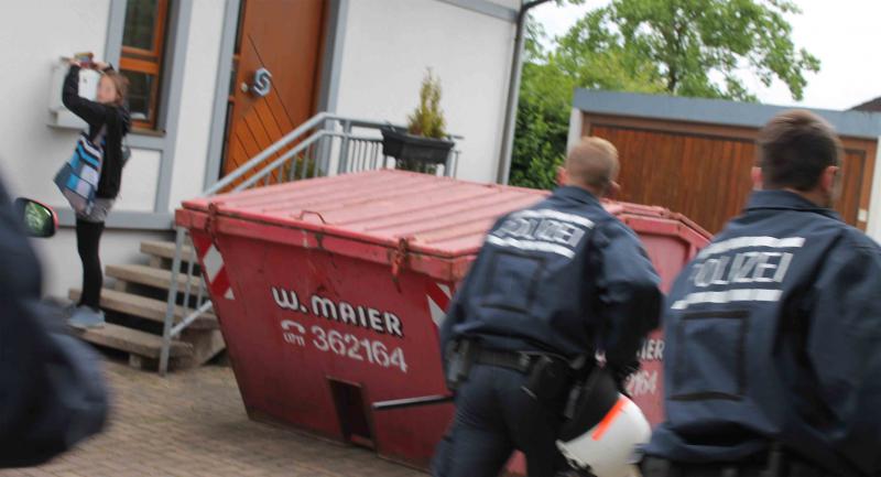 Flyern in Polizeibegleitung