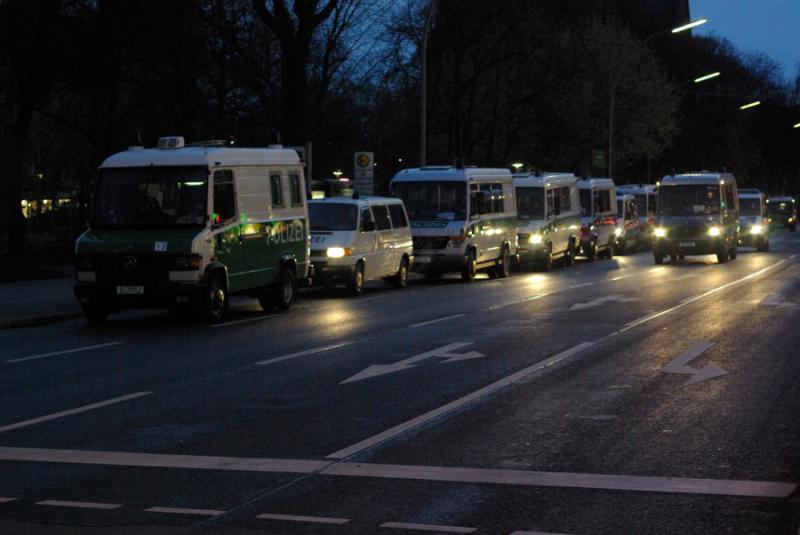 chaoten kommen mit bussen zur demo