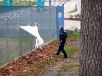 13.04.2010 Baden-Baden, Deportation-Airpark-Blockade cop-transpi