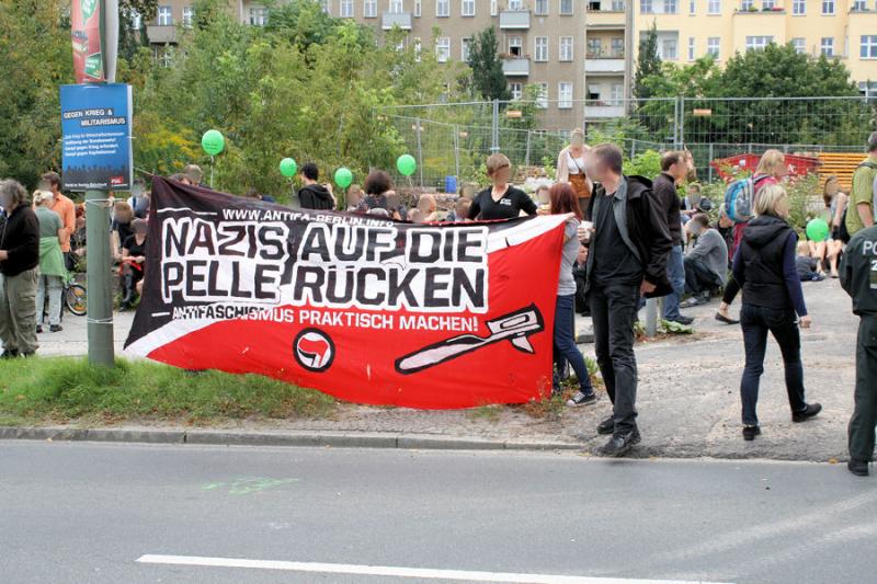 Gegendemo auf der Prenzlauer Berg Seite