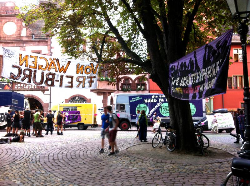 Montag - Rathausplatz besetzt!