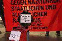 Rassistische Gesetze auf den Müll - Flashmob vor Bremer SPD 4
