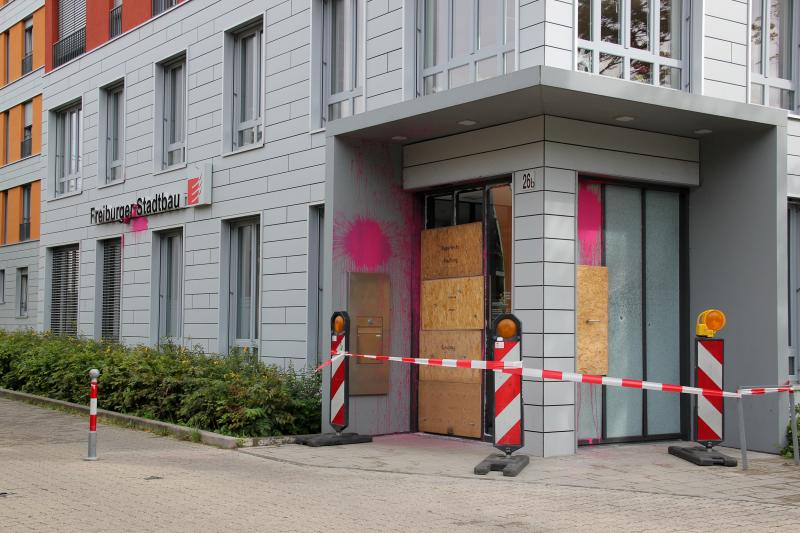 Freiburger Stadtbau (Mieterbüro Stühlinger) angegriffen 6