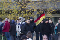Patrick Kruse und Fips Neukamm auf einer Kundgebung am 22.11.14 in Chemnnitz. Bildquelle: https://www.flickr.com/photos/johannesgrunert/15851686451/in/album-72157649354924126/