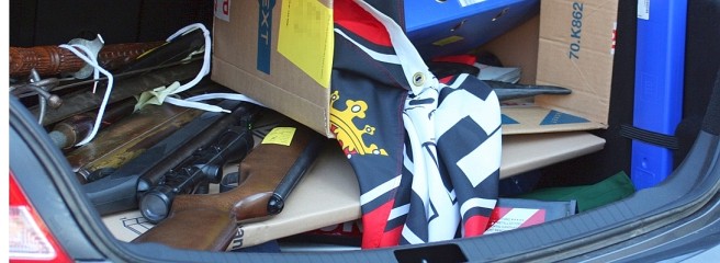 Die Polizei hat viel Material - hier bei einer Aktion im Rheinland - beschlagnahmt.Foto: Michael Klarmann/dapd 