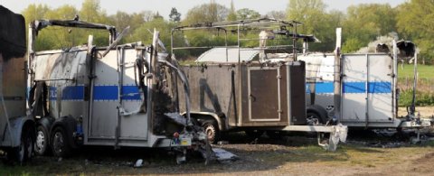 Hamburg: Anhänger der Polizei-Pferdestaffel angezündet