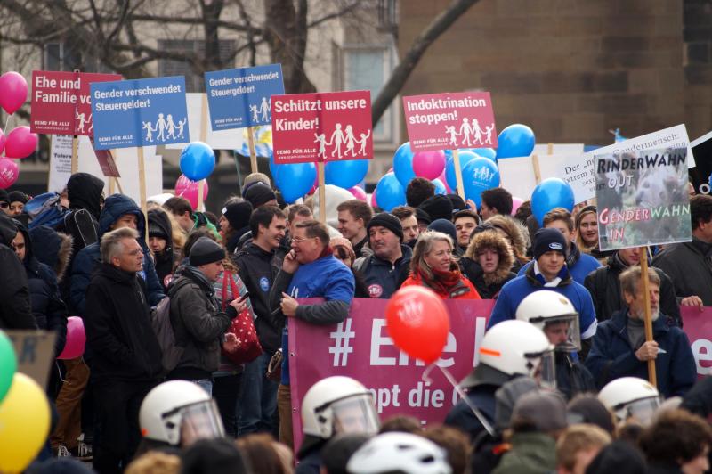 27. "demo für alle" auf dem schillerplatz I