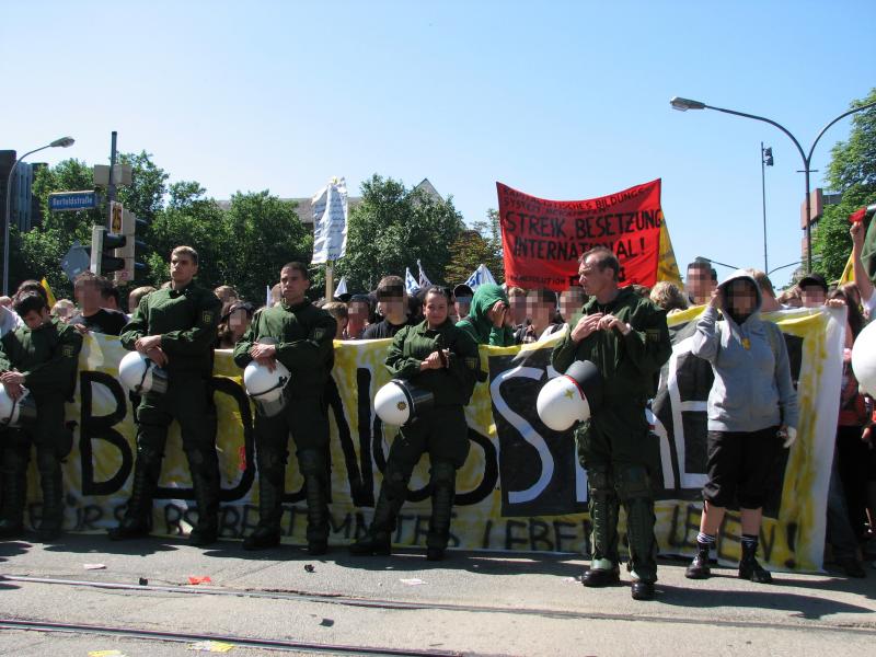 Bullen gegen Bildungsstreik