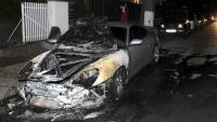 Ein ausgebrannter Porsche - das Fahrzeug hat nur noch Schrottwert