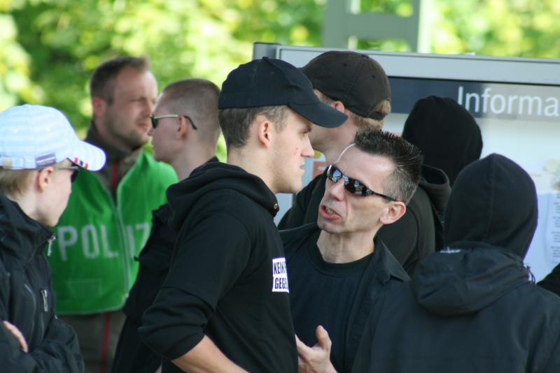 Beim Naziaufmarsch in Bernau (r.), 29.05.2010