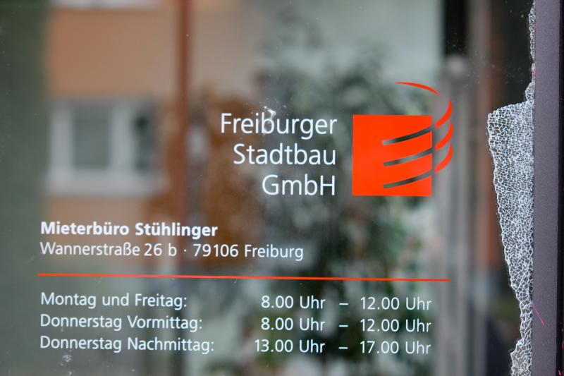 Freiburger Stadtbau (Mieterbüro Stühlinger) angegriffen 4