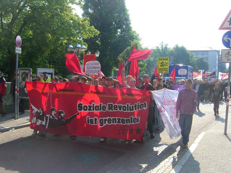 Demo setzt sich in Bewegung