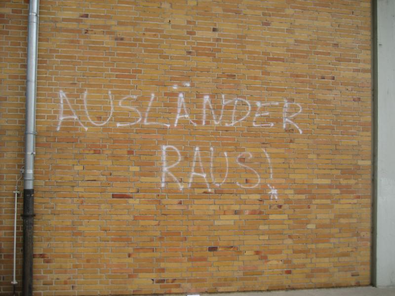 Parole "Ausländer raus" - Vincentiusstraße Speyer