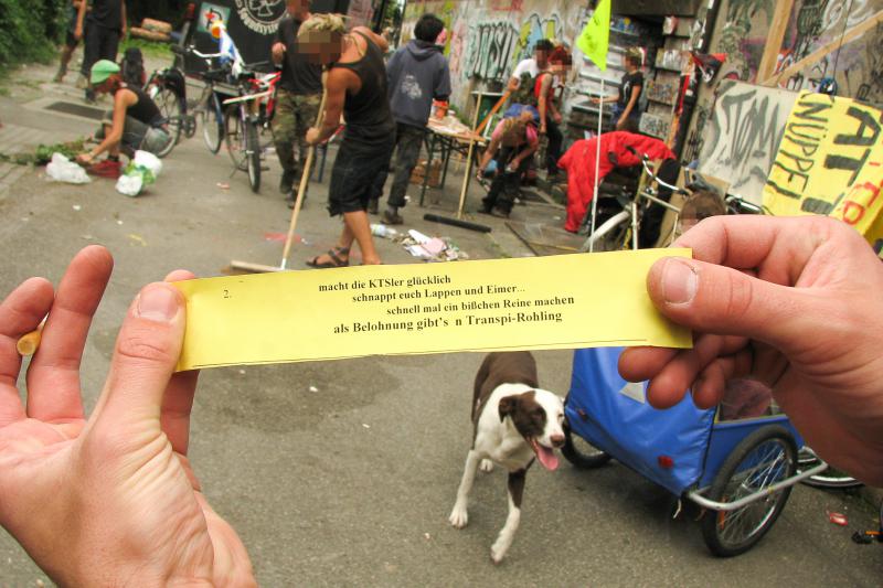 02.09.2006, KTS-Putztruppe im Rahmen der Wagenplatz-Aktionstage für die Schattenparker.