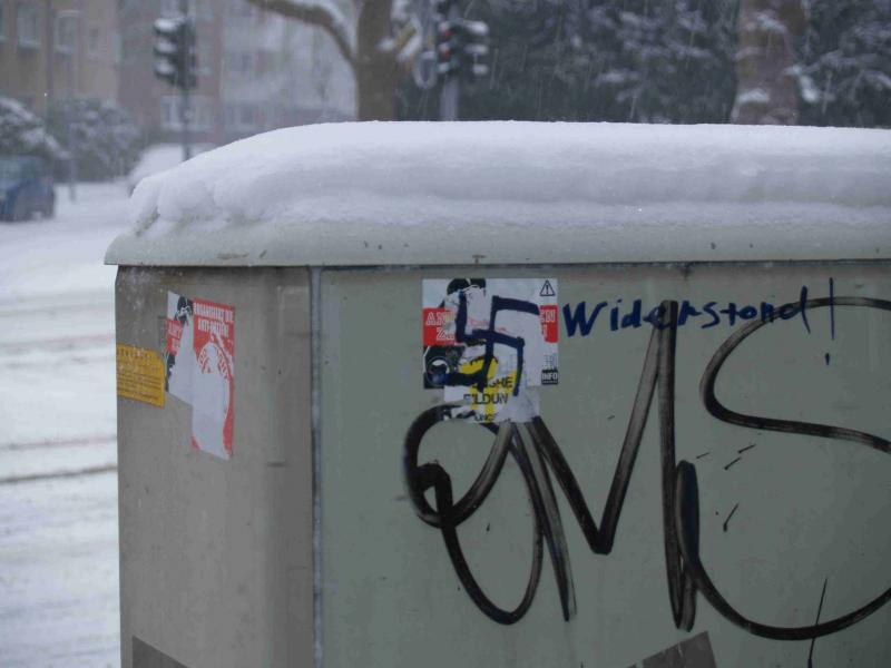 Nazipropaganda in Altenbochum9.1.2010  (Foto Azzoncao)