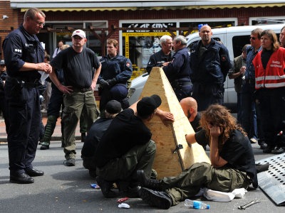 Gegendemonstranten versuchten, den Naziaufmarsch zu verhindern.