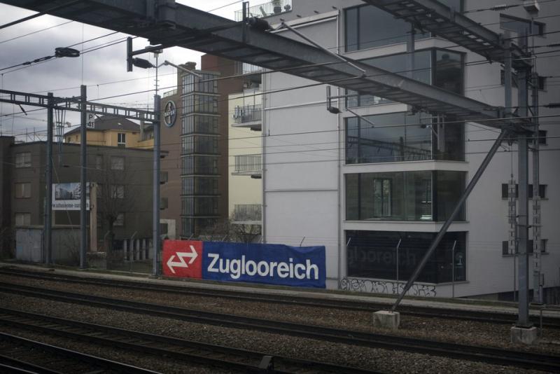 ...auf dem Areal an der Neufrankengasse im Zürcher Kreis 4, wo früher der Tessinerkeller stand, wird ein weiteres Projekt umgesetzt. Hausbesetzer haben vor dem Abriss die Liegenschaft kurz bewohnt und gegen ihren Abriss protestiert