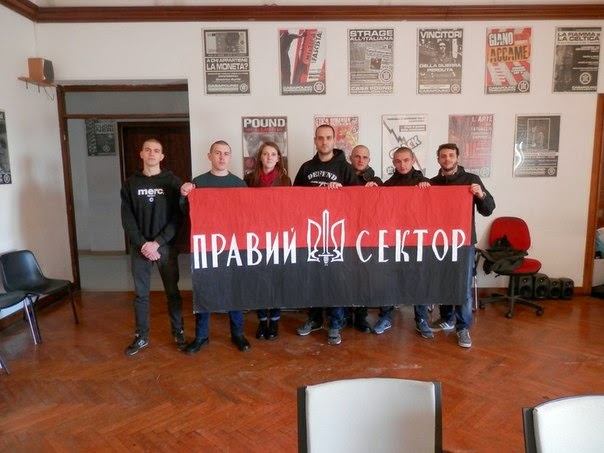 Mitglieder des "Rechten Sektors" Anfang 2014 bei CasaPound Italia in Rom