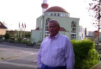 Deckert hetzt in einem NPD-Video gegen die Weinheimer "Türken-Moschee".