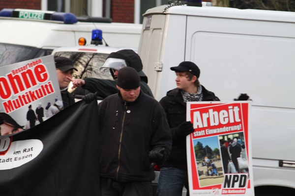 Foto Antifa Z - 3 - NPD-Kundgebung in Essen am 27.11.2010