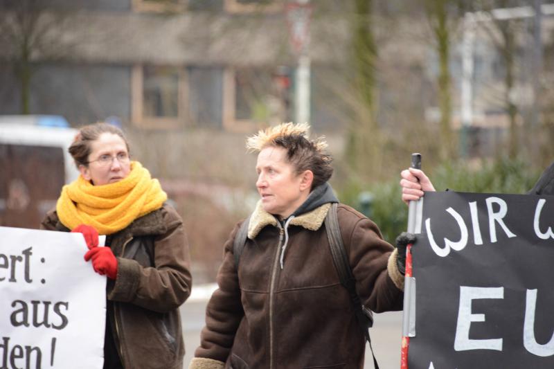 13 Bei der Nazikundgebung in Velbert am 27.02.2013