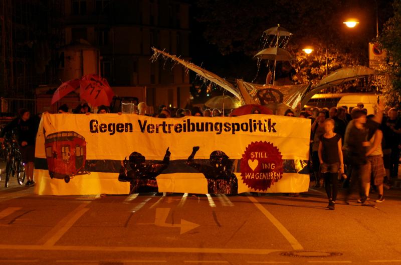 Nachttanzdemo mit 1.300 TeilnehmerInnen am 08.06.2013 in Freiburg