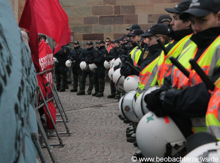 Polizei gegen antihomophobe Demo