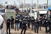 Calais - Die Räumung geht auch am dritten Tag weiter