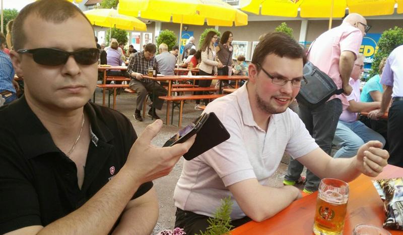 Die NPD-Aktivisten Marco Kister und Jan Jaeschke beim Sinsheimer Stadtfest im Juli 2016