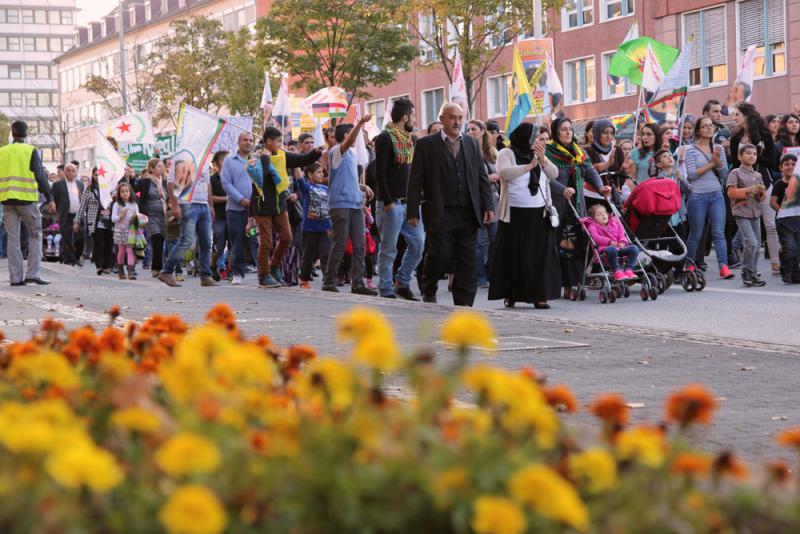 Hunderte in Solidarität mit Rojava 10