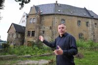 Sollte Asylkritiker Frank Urbanek (43, parteilos) Bürgermeister werden, will der Frankenberger Schloss Sachsenburg verkaufen. 