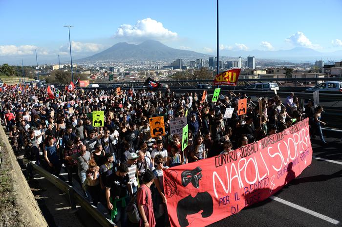Sozialstreik-Demo in Napoli, 14. November 2014